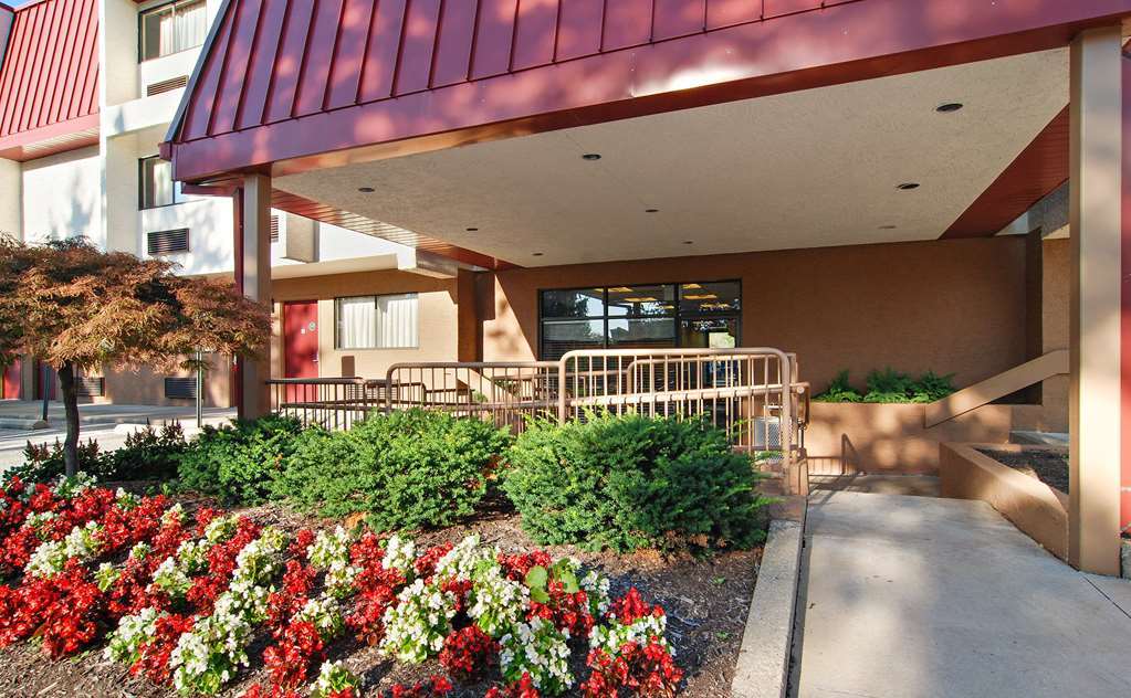 Red Roof Inn Cincinnati East - Beechmont Cherry Grove Exterior foto